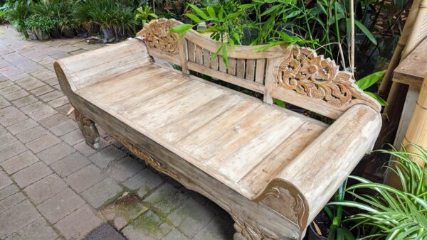 Wooden day bench